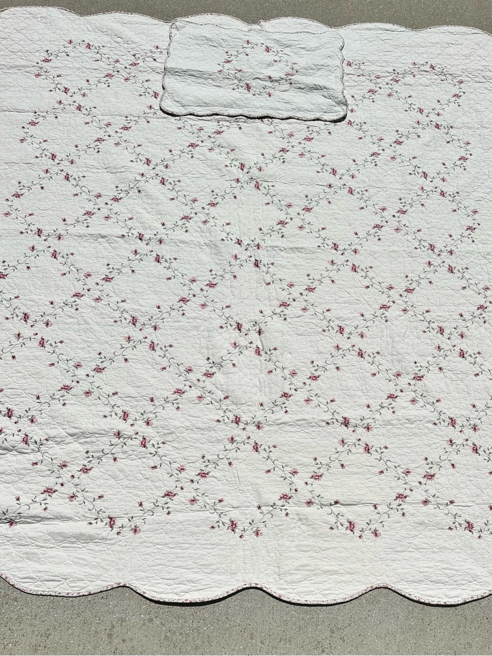 Classic Creamy White Floral Embroidered Quilt Set 1 Pillow Sham Hannalore Cotton - Picture 4 of 16
